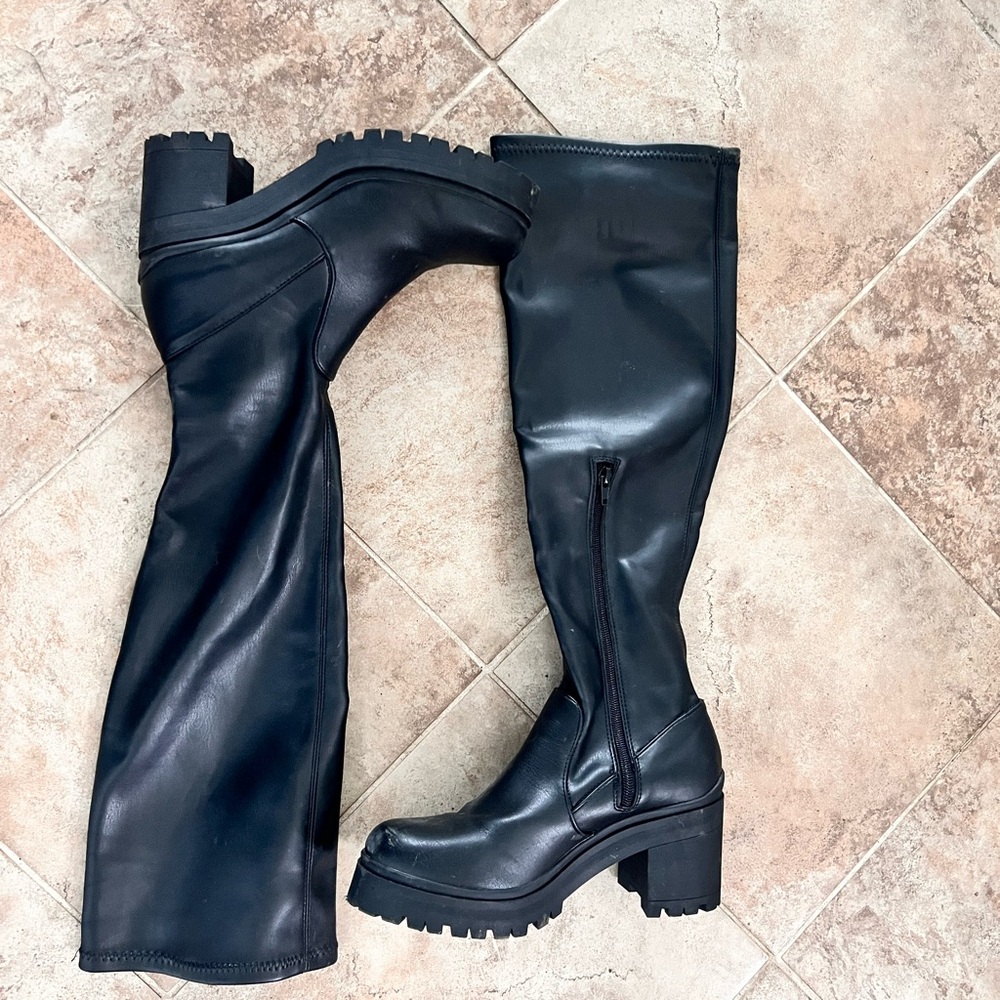 STEVE MADDEN CORETTA KNEE HIGH BOOT WORN ONCE